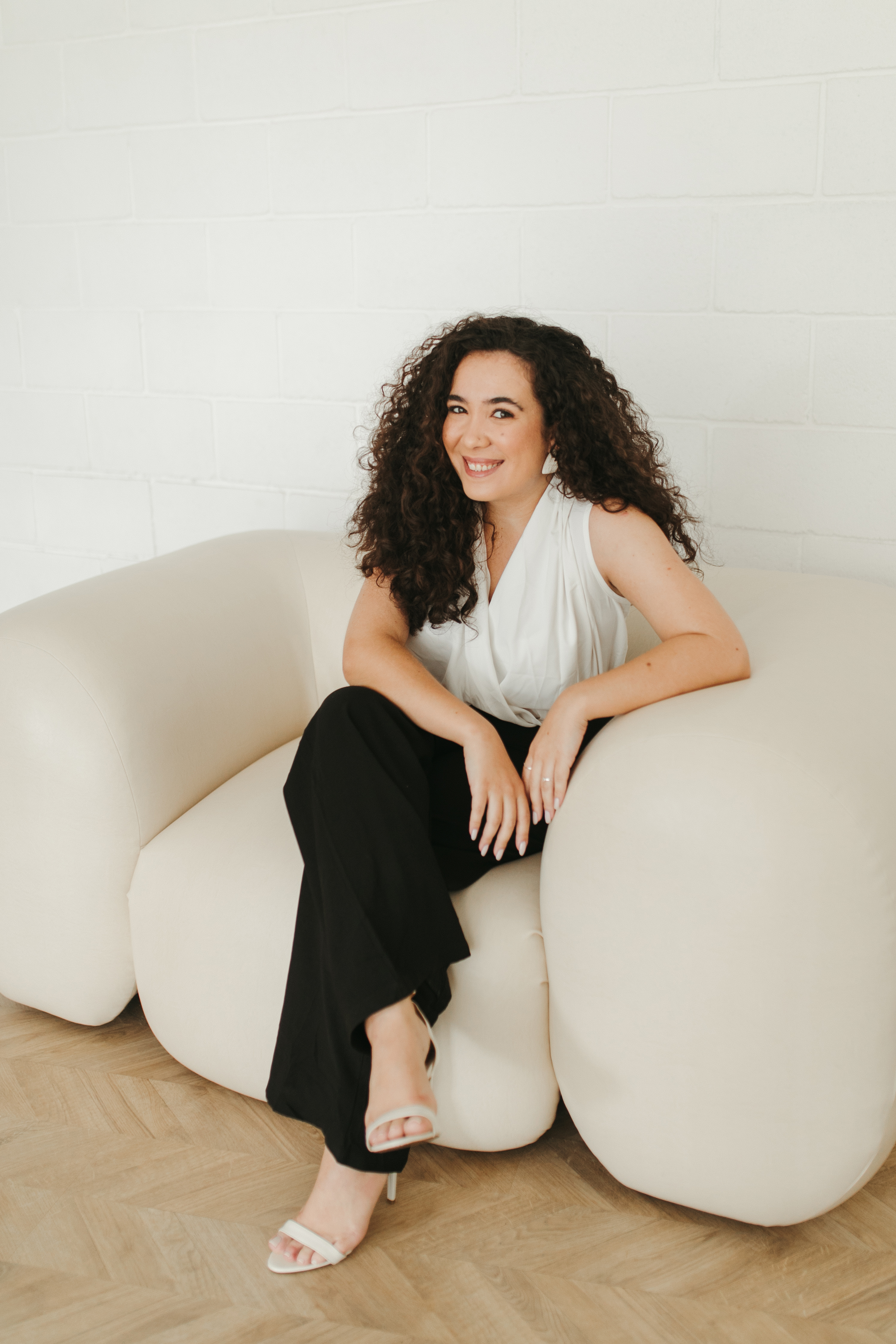 Psicóloga olhando para o horizonte